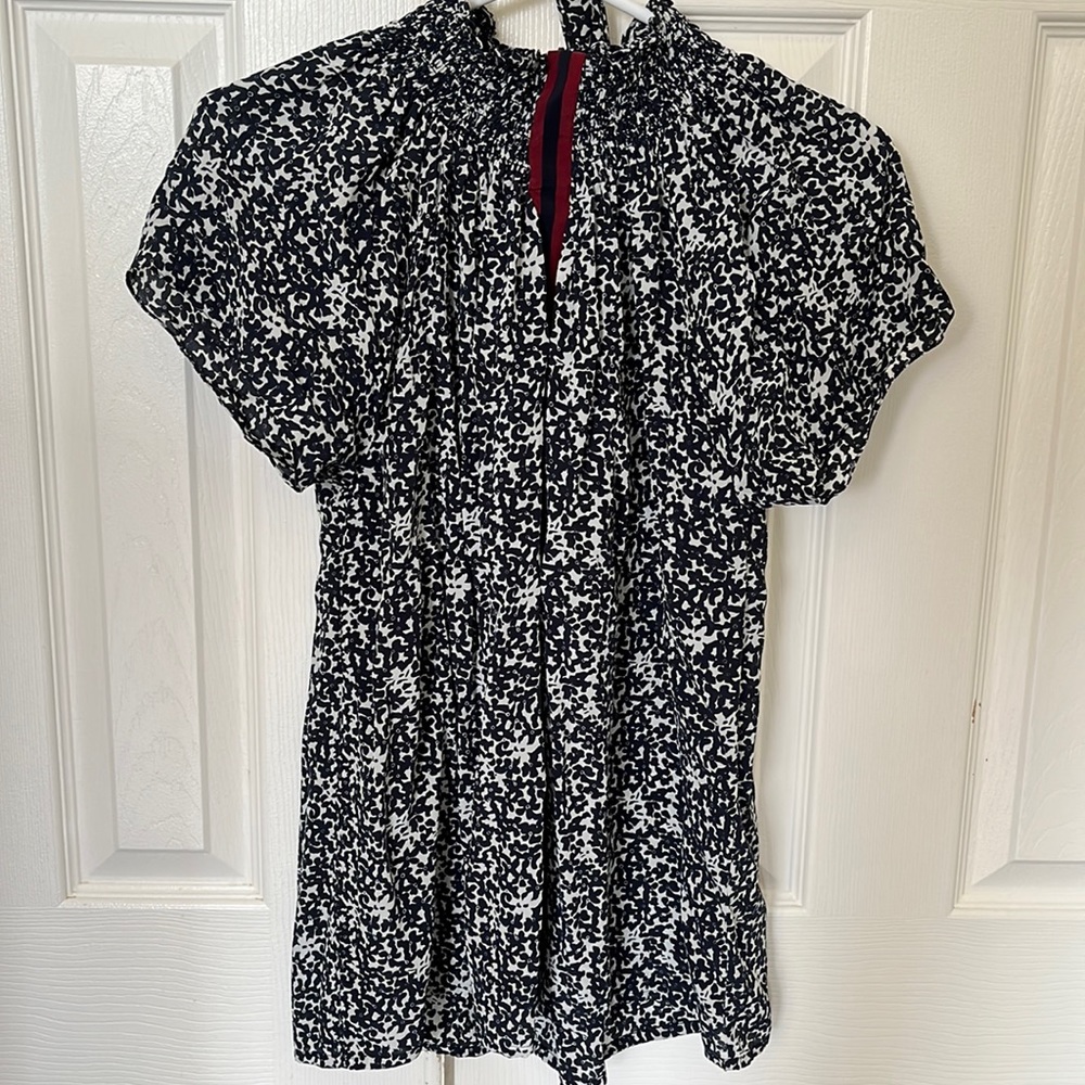 RUNGOLEE size small blouse